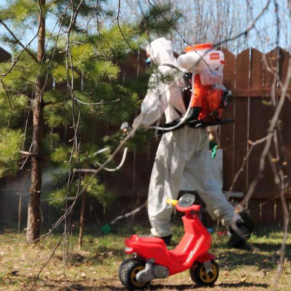 Обработка участка от клещей в Сыктывкаре?